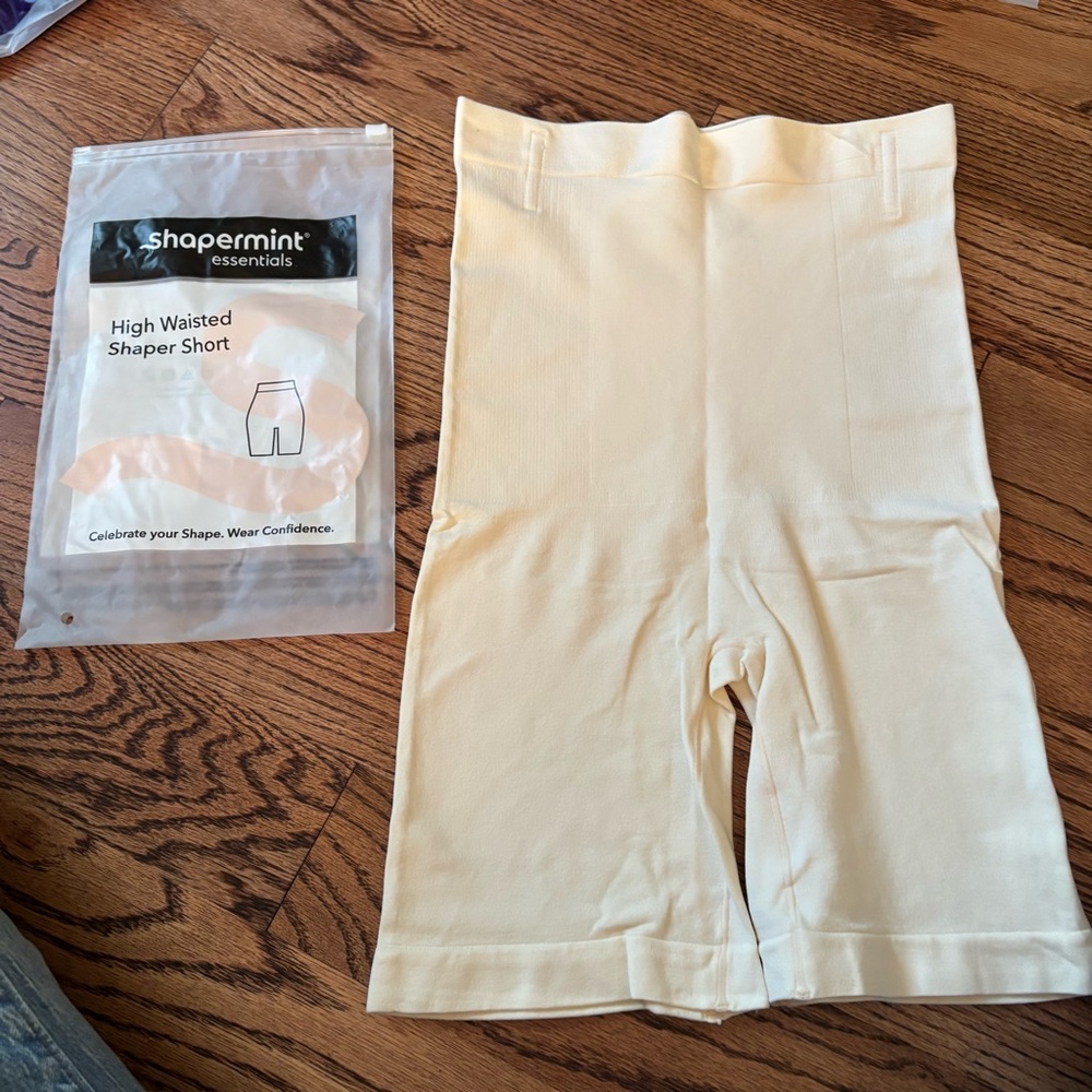 Shapermint High Waisted Shaper Shorts Cream Medium Large Slimming Anti Chafing